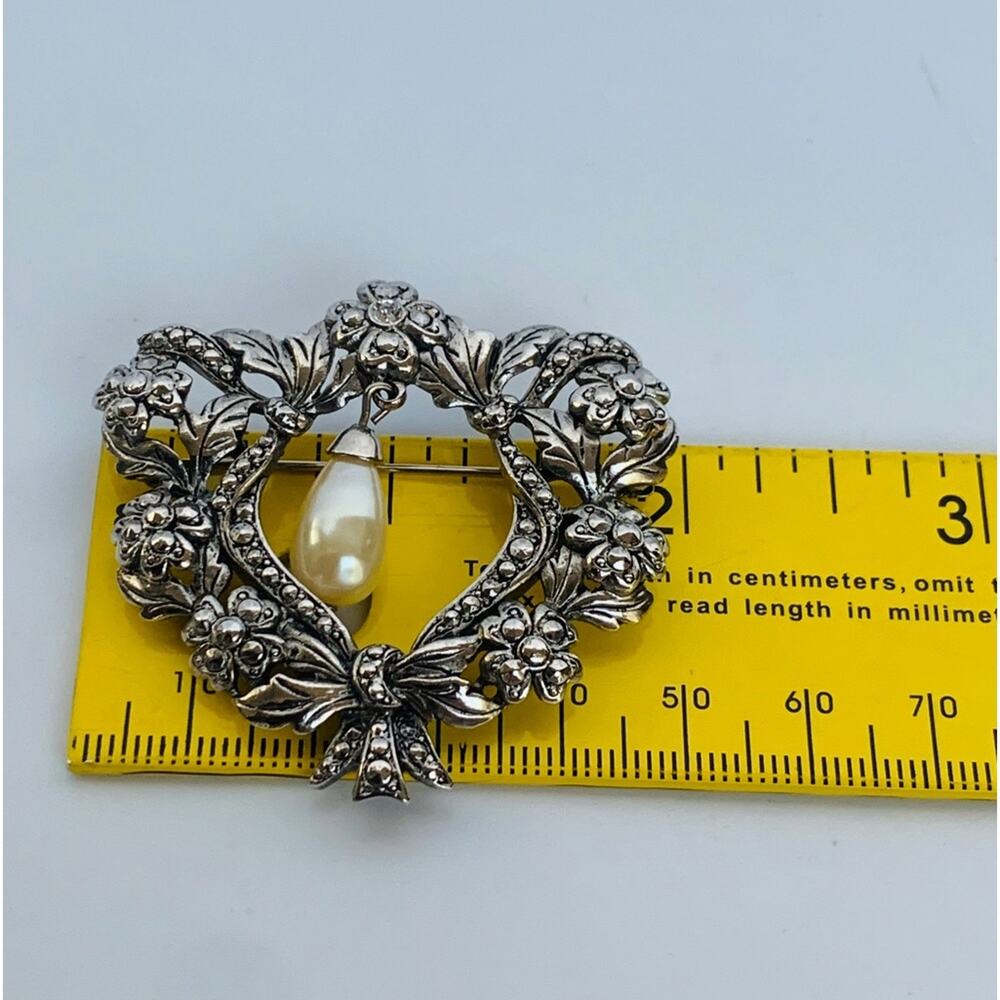 Vintage Pearl Brooch - Picture 6 of 7